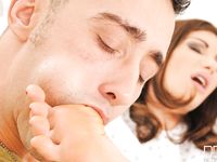 Hot Legs and Feet with Clanddi Jinkcego