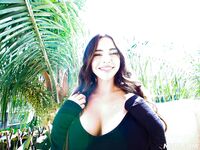 Raven-Haired Bombshell Suttin Can't Wait to Get Fucked