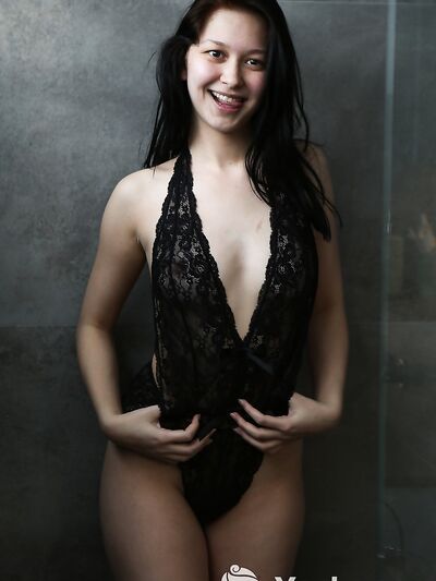 Lulu Reynolds Teases and Touches Herself in the Shower