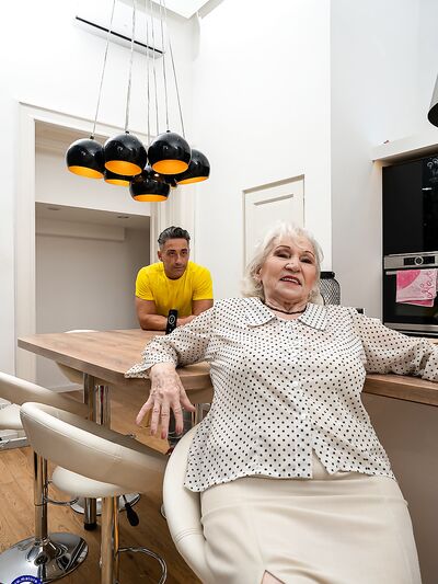 Sun-kissed Stud Fucks and Pounds Cute Grandma Maria