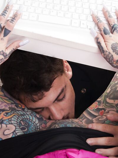 Inked Slut Sucks Hard in High Heels on Deep Throat Photos (Tiger Lilly)