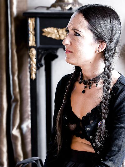 Freya Von Doom és Claire Roos úgy kefélnek, mintha nem lenne holnap