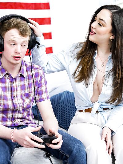 Curvy Brunette Cassie Lenoirt Gets Banged by a Redhead Teen