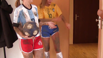 Lucky Guy Gets Ambushed by Horny Teen Girls in the Shower