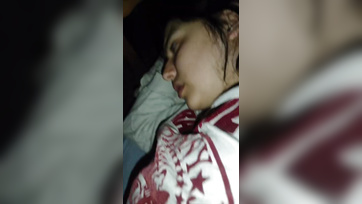 Fuck and Creampie Sweet Teen Pussy Before Bed