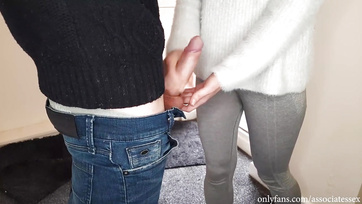 Caught in the Hallway: Sexy Neighbor Sucks Me Off