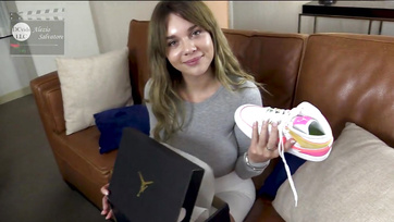 Surprised My Charming Girlfriend with a Shoe, Hoping to Fuck Her Tits