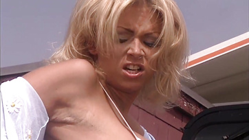Blonde Bombshell Gets Fucked Behind the Bar