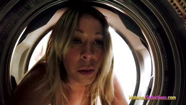 Stuck in the Dryer, I Slid into My Seductive Stepmom's Pussy