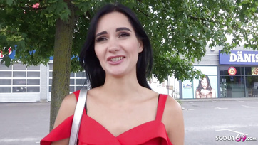 Russian Tourist Seduced by Undercover Agent in Berlin