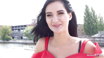 Russian Tourist Seduced by Undercover Agent in Berlin