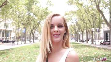 Lucky Street Agent Picks Up Hot German Slut