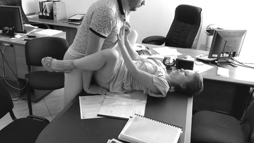 Office Hidden Camera Catches Boss Banging Cute Secretary