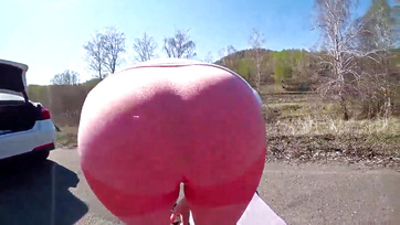 Big-assed slut teased me on the street and I came in her pussy right there
