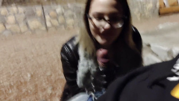 Showing off girl sucks off stranger in the park