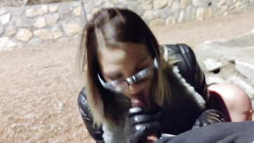 Showing off girl sucks off stranger in the park