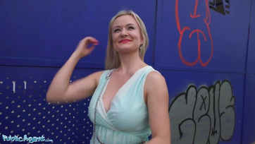 Spy Agent Hunts Down the Blondie Beauty and Fucks Her Hard