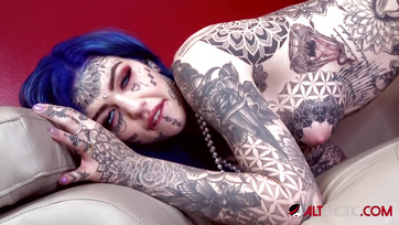 Inked Skinny Slut Takes a Sausage in Her Pussy at Casting