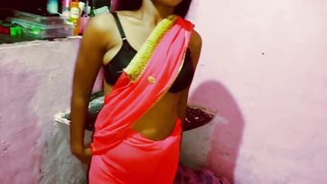 White-skinned Indian babe wants to film herself fooling around with her guy