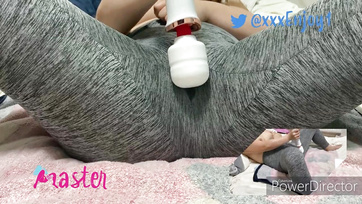 Soaked Yoga Instructor Vibing Her Pussy