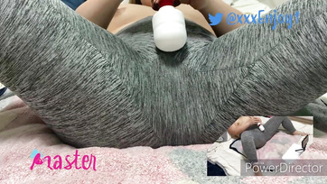 Soaked Yoga Instructor Vibing Her Pussy