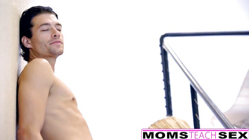 Milf Squirts from Stepson in Her Pussy