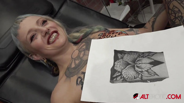 Teen with a pierced pussy sucks cock after getting inked