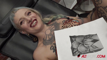 Teen with a pierced pussy sucks cock after getting inked