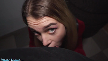 Street Agent Sucks off Beautiful 20-Year-Old Teen Girl