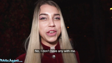 Street Agent Sucks off Beautiful 20-Year-Old Teen Girl