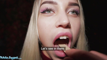 Street Agent Sucks off Beautiful 20-Year-Old Teen Girl