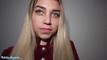 Street Agent Sucks off Beautiful 20-Year-Old Teen Girl