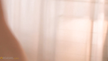 Unstoppable Sexy Babe with Massive Tits Rides the Pole