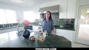 I Slid My Cock Between the Tits of My Sexy Stepmom