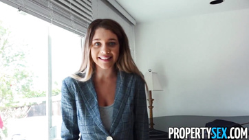 The Seductive Realtor Girl Nailed Her Task and Made Him Explode