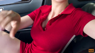 Roughly Fucked the Horny Bitch During the Trip in the Car Seat