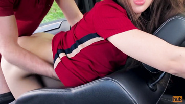 Roughly Fucked the Horny Bitch During the Trip in the Car Seat