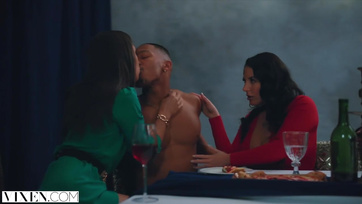 Massive Group Sex with the Sexiest Nymphomaniac Babes