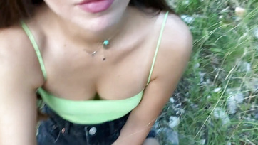 Stylishly pulling and sucking cock in nature: Stunning teen babe
