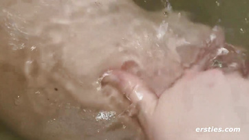 Sexy girls splash around and masturbate - a selection of sex videos