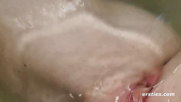 Sexy girls splash around and masturbate - a selection of sex videos