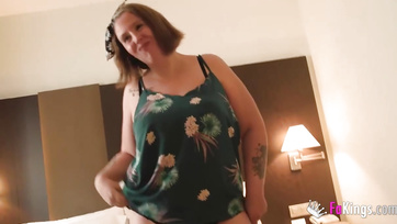 The big-bottomed woman desperately craves a young cock
