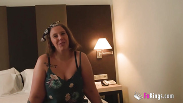 The big-bottomed woman desperately craves a young cock