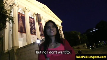 Bribed the sexy Budapest babe to fuck her pussy