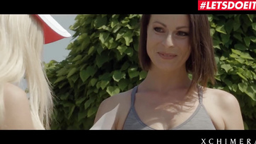 Egy tüneményes szőkehajú magyar cicus szopogatja álmai pasijának dákóját