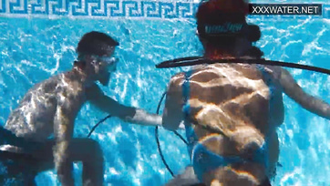 Underwater Sex with a Girl - I Dived into Her Pussy