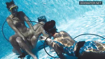 Underwater Sex with a Girl - I Dived into Her Pussy