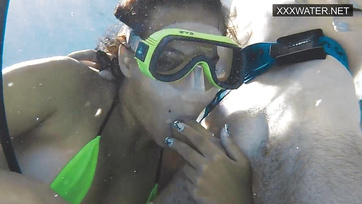 Underwater Sex with a Girl - I Dived into Her Pussy