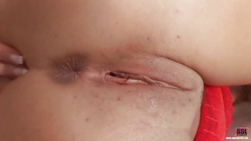 F*ckable Budapest babe plays with her juicy pussy in this sex video