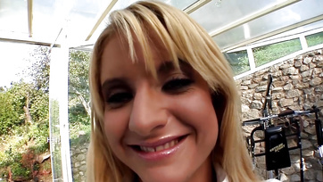 Naturally Rode the Boy's Cock: Sexy Schoolgirl Mounted It Properly
